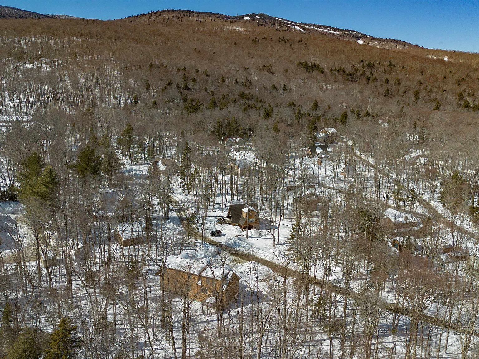 7 Yodeling Ln West Dover, VT 05356 - Thumbnail 4