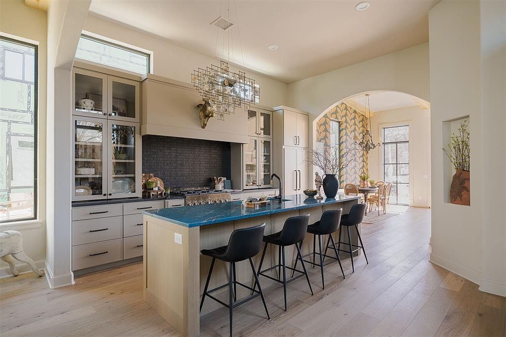 325 SW 14th St Oklahoma City, OK 73109 - Thumbnail 4