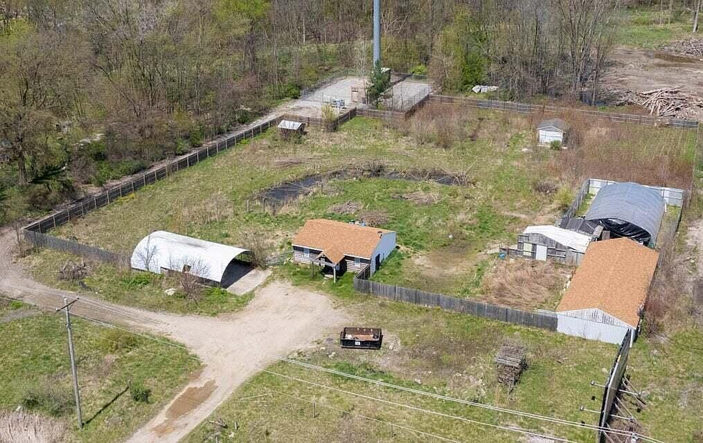 5463 Us Highway 12 Three Oaks, MI 49128 - Thumbnail 4