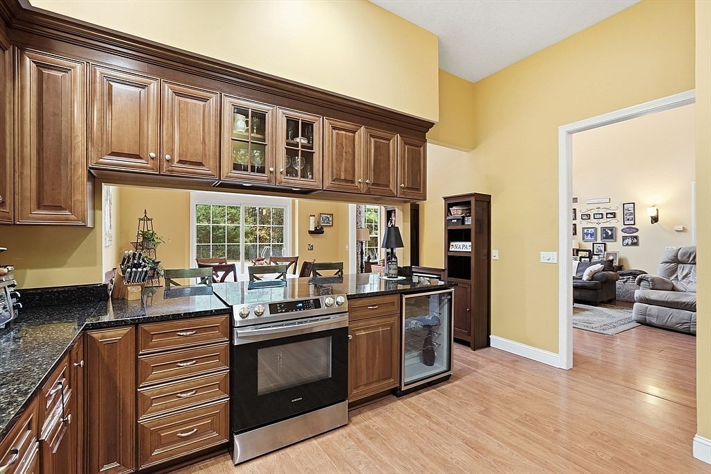 113 Greenwich Plains Rd Ware, MA 01082 - Thumbnail 4