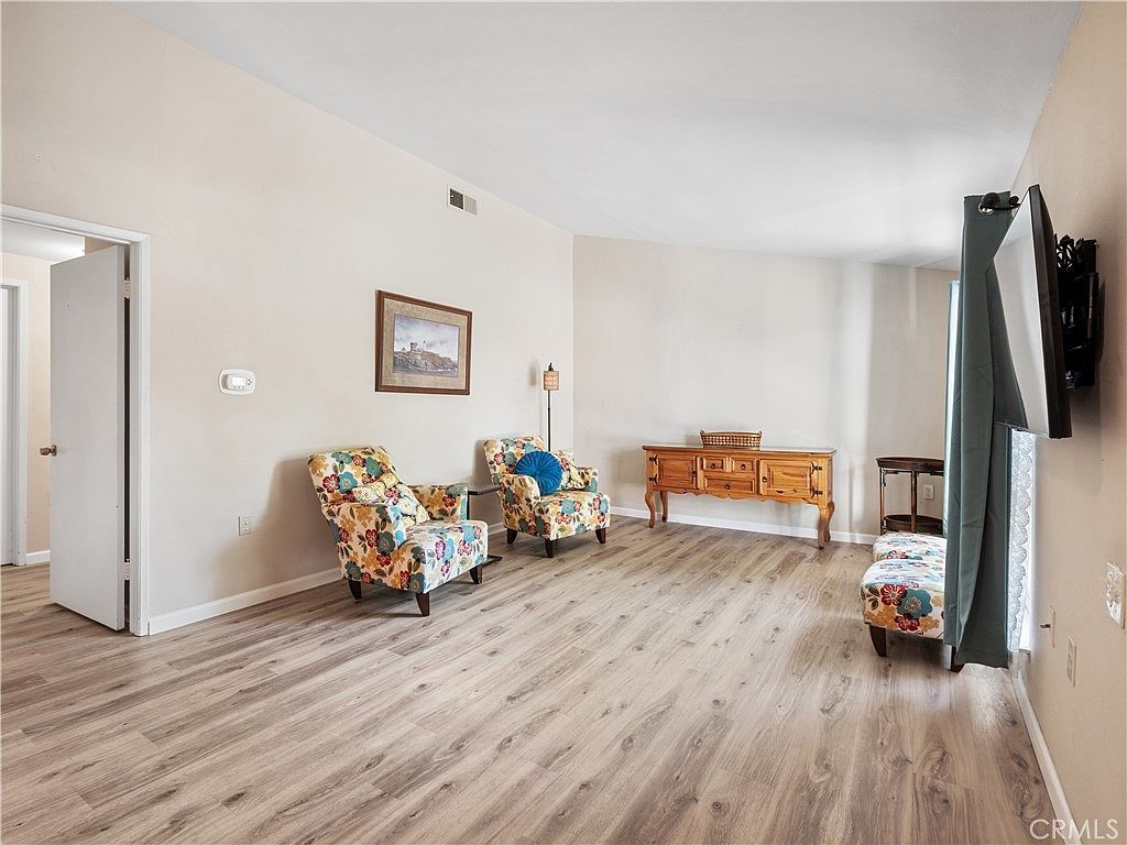 19126 Avenue Of The Oaks UNIT C Santa Clarita, CA 91321 - Thumbnail 4