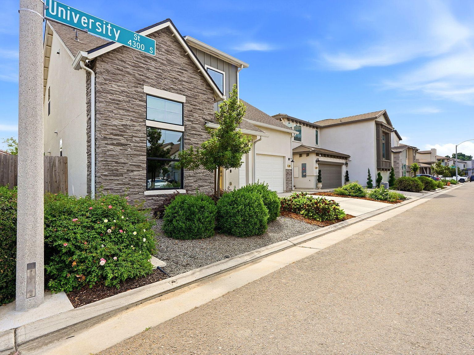 4432 S University St Visalia, CA 93277 - Thumbnail 4