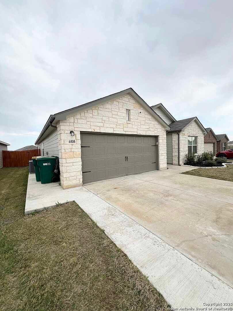 6808 Cetera Xing Converse, TX 78109 - Thumbnail 4