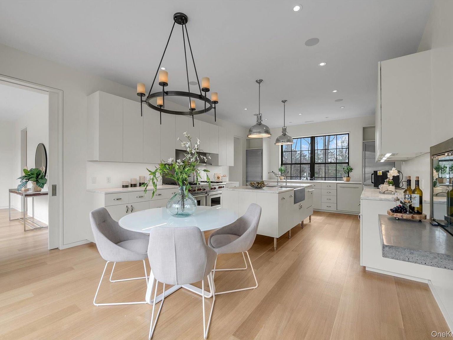 217 Sands Point Rd Port Washington, NY 11050 - Thumbnail 4