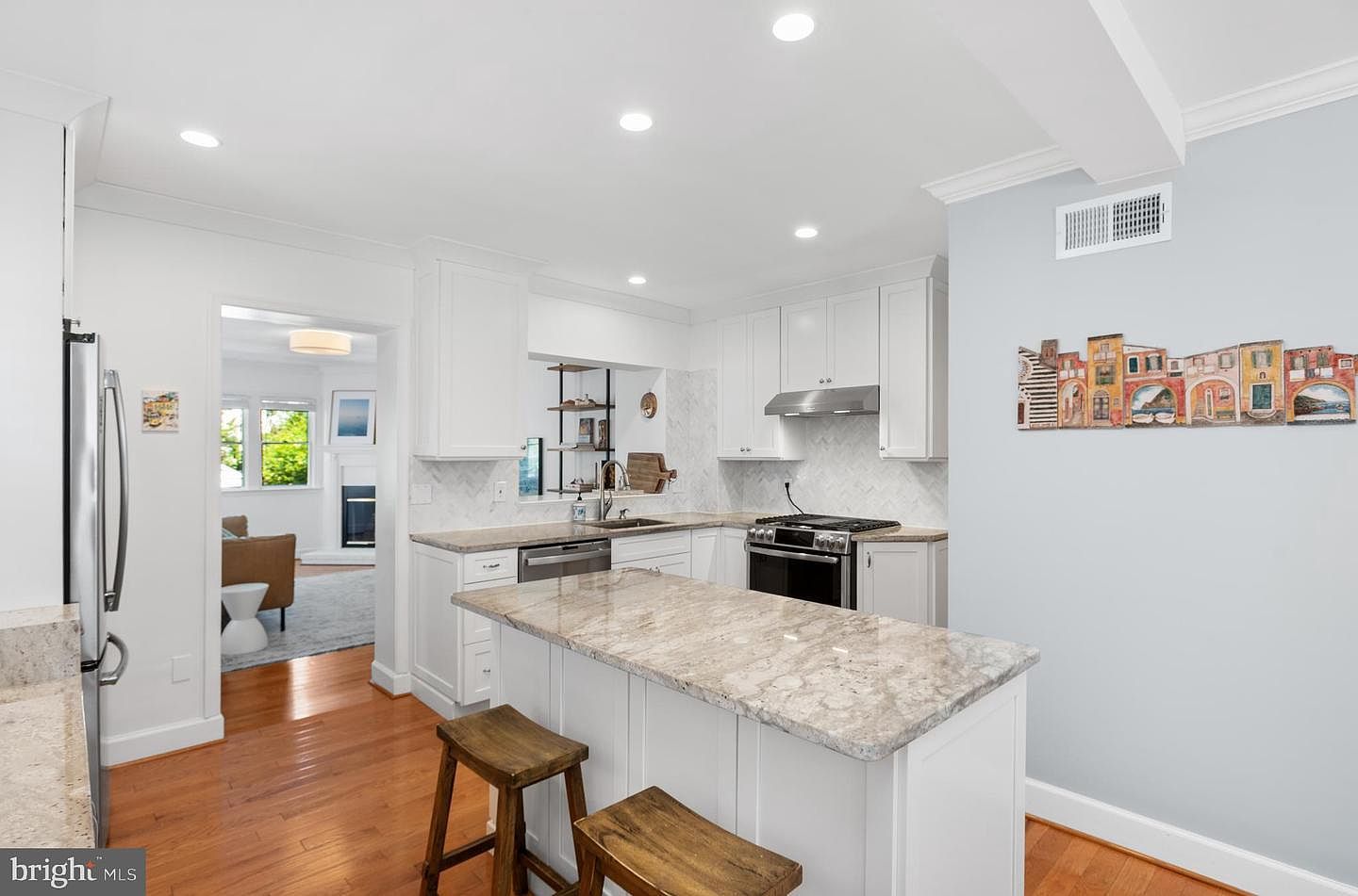 414 E Bellefonte Ave Alexandria, VA 22301 - Thumbnail 4