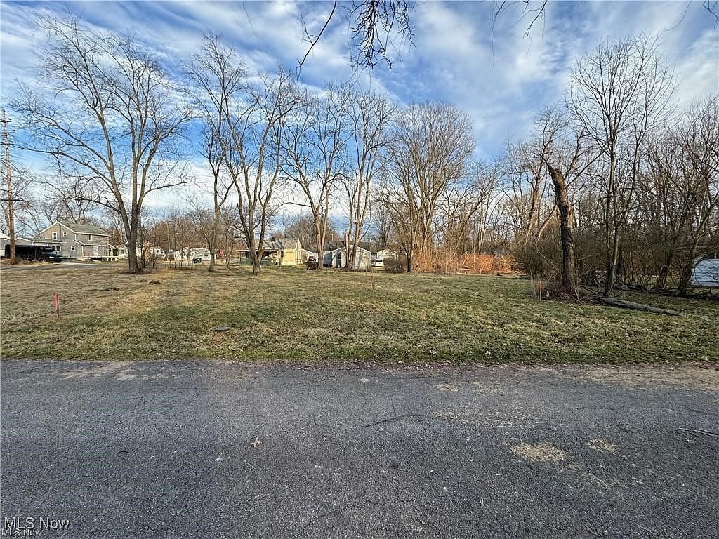 1229 Pickford Ave Akron, OH 44320 - Thumbnail 4