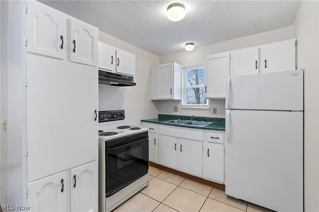 732 Vernon Odom Blvd Akron, OH 44307 - Thumbnail 4