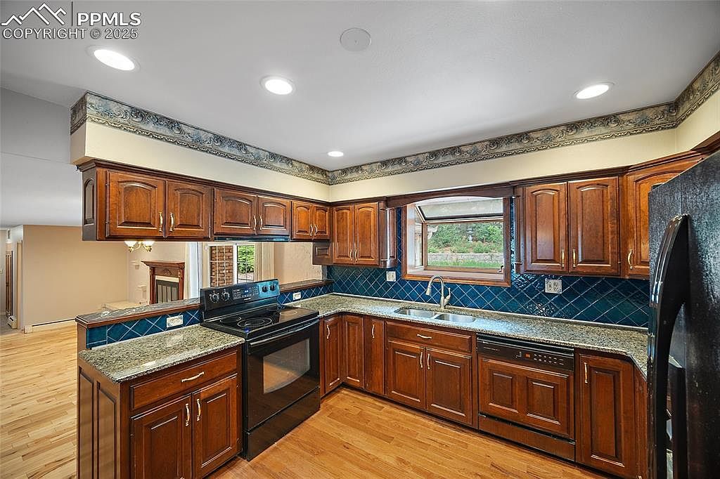 2505 Avondale Dr Colorado Springs, CO 80917 - Thumbnail 4