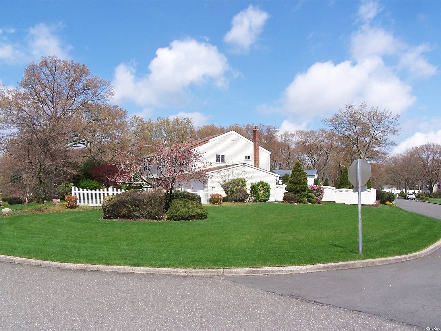 65 N Morris Ave Farmingville, NY 11738 - Thumbnail 4