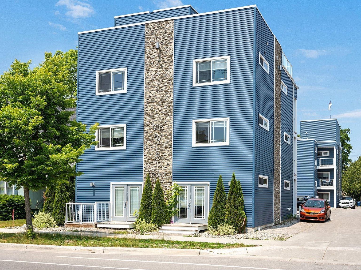 918 W Front St #8-1-5 Traverse City, MI 49684 - Thumbnail 4