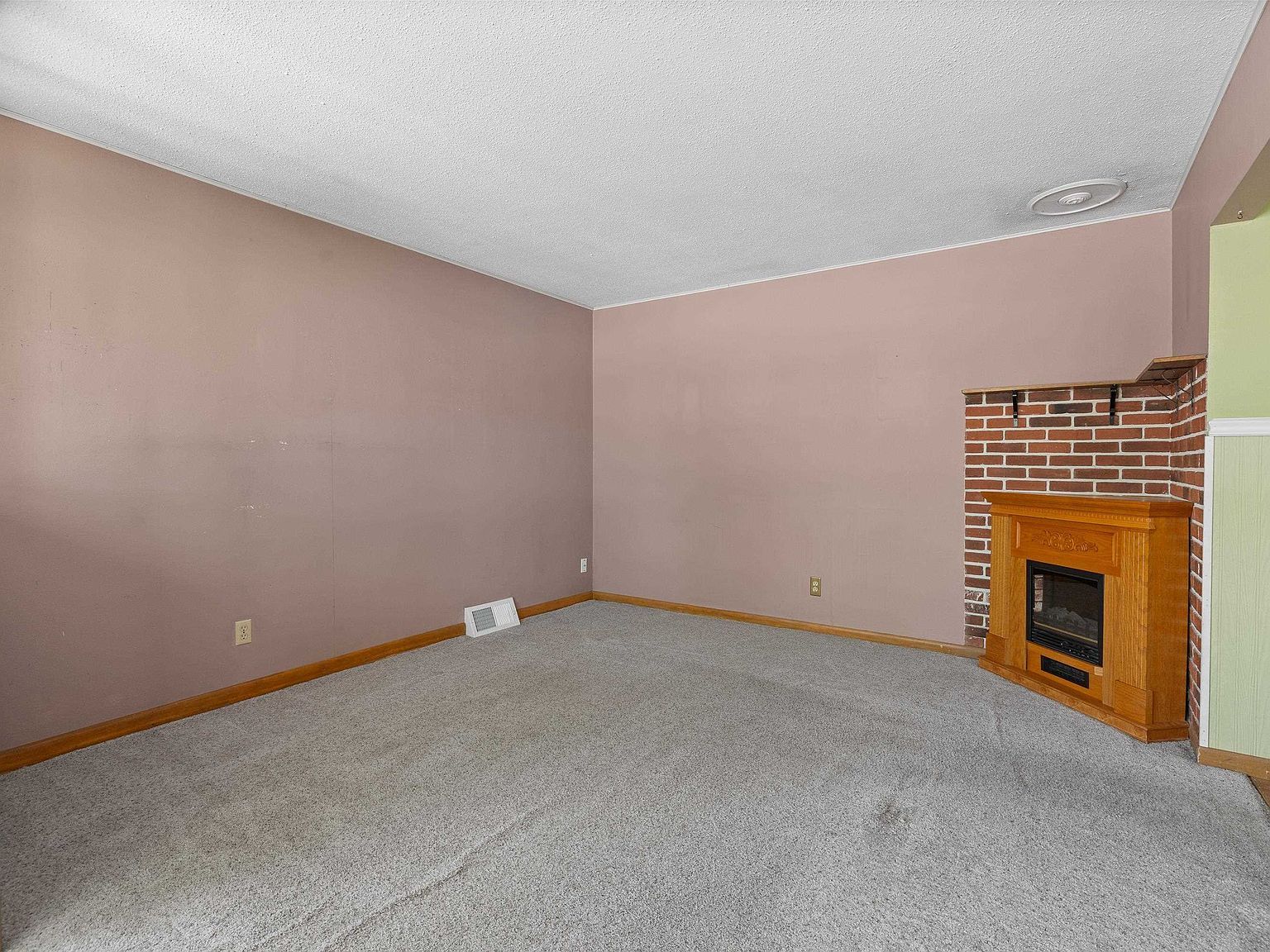 429 E Idaho St Rapid City, SD 57701 - Thumbnail 4