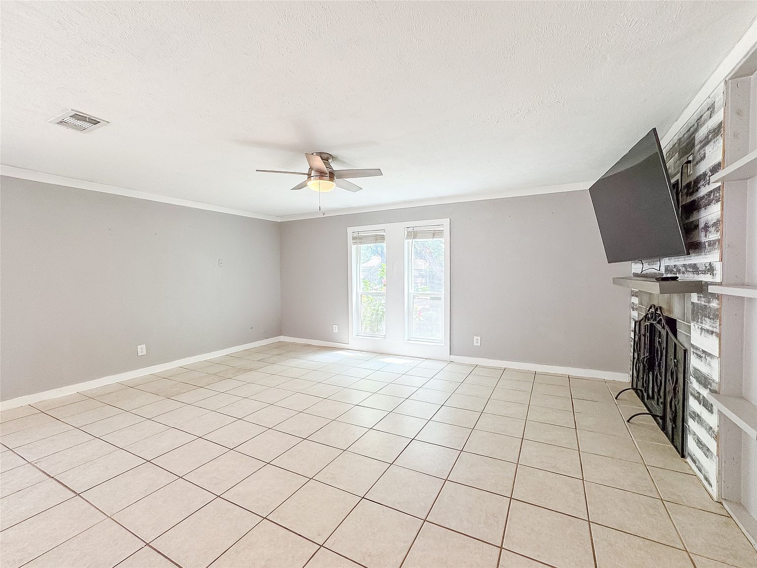 425 Solitude Dr Garland, TX 75043 - Thumbnail 4