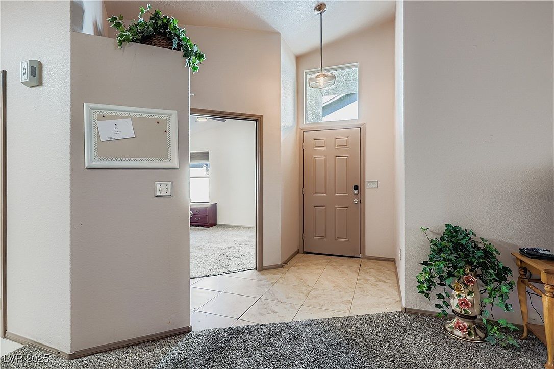 156 Painted Valley St Henderson, NV 89074 - Thumbnail 4
