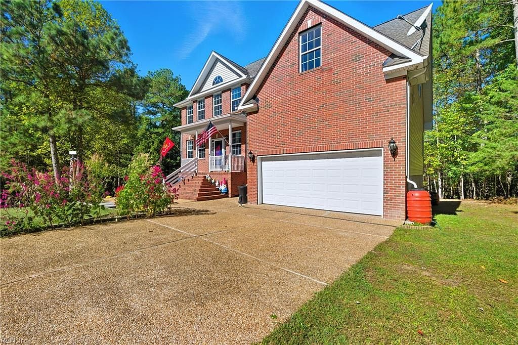 9851 Autumn Woods Ln Gloucester, VA 23061 - Thumbnail 4