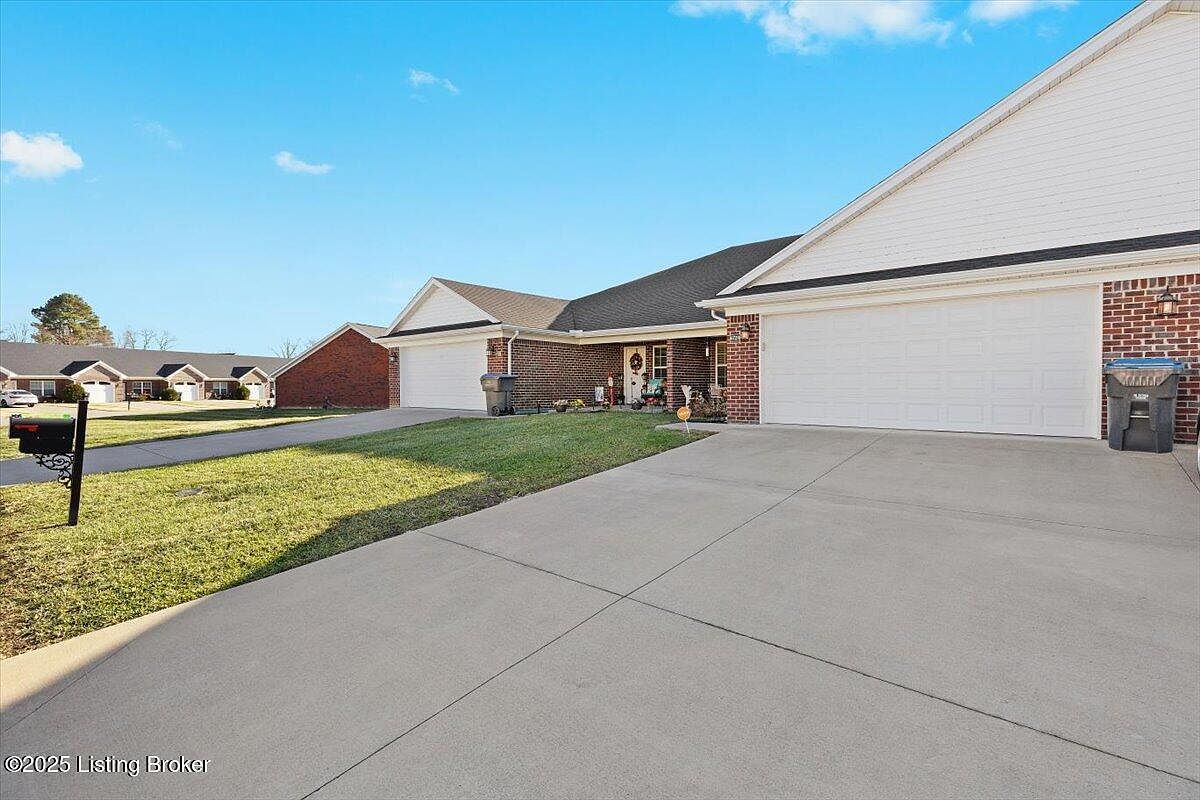 6720 Eagle Wood Dr Louisville, KY 40272 - Thumbnail 4