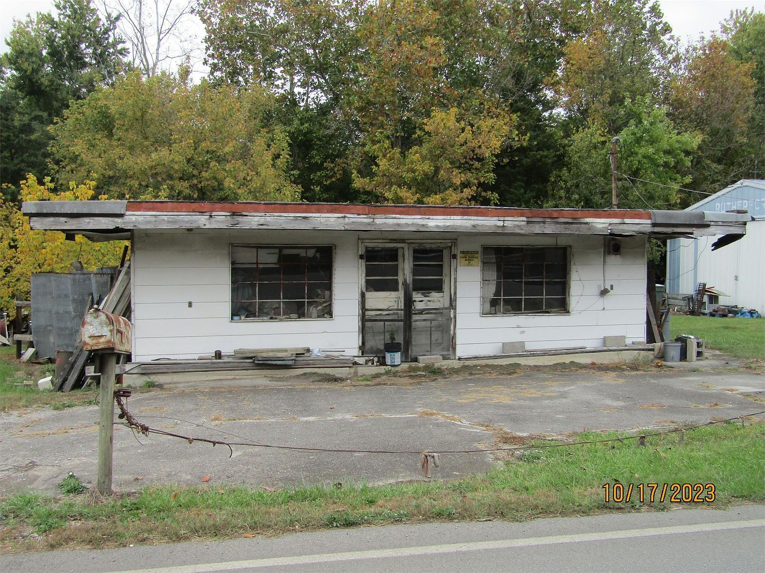 610 Georgetown Rd Paris, KY 40361 - Thumbnail 4