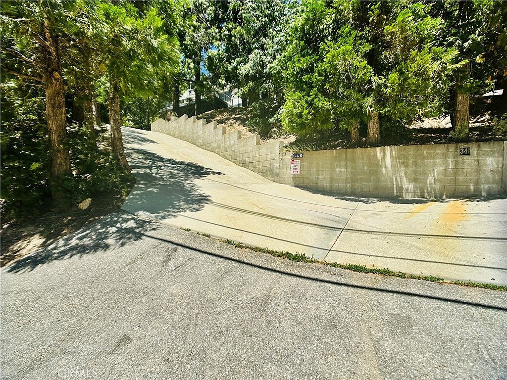 349 Golf Course Rd Lake Arrowhead, CA 92352 - Thumbnail 4