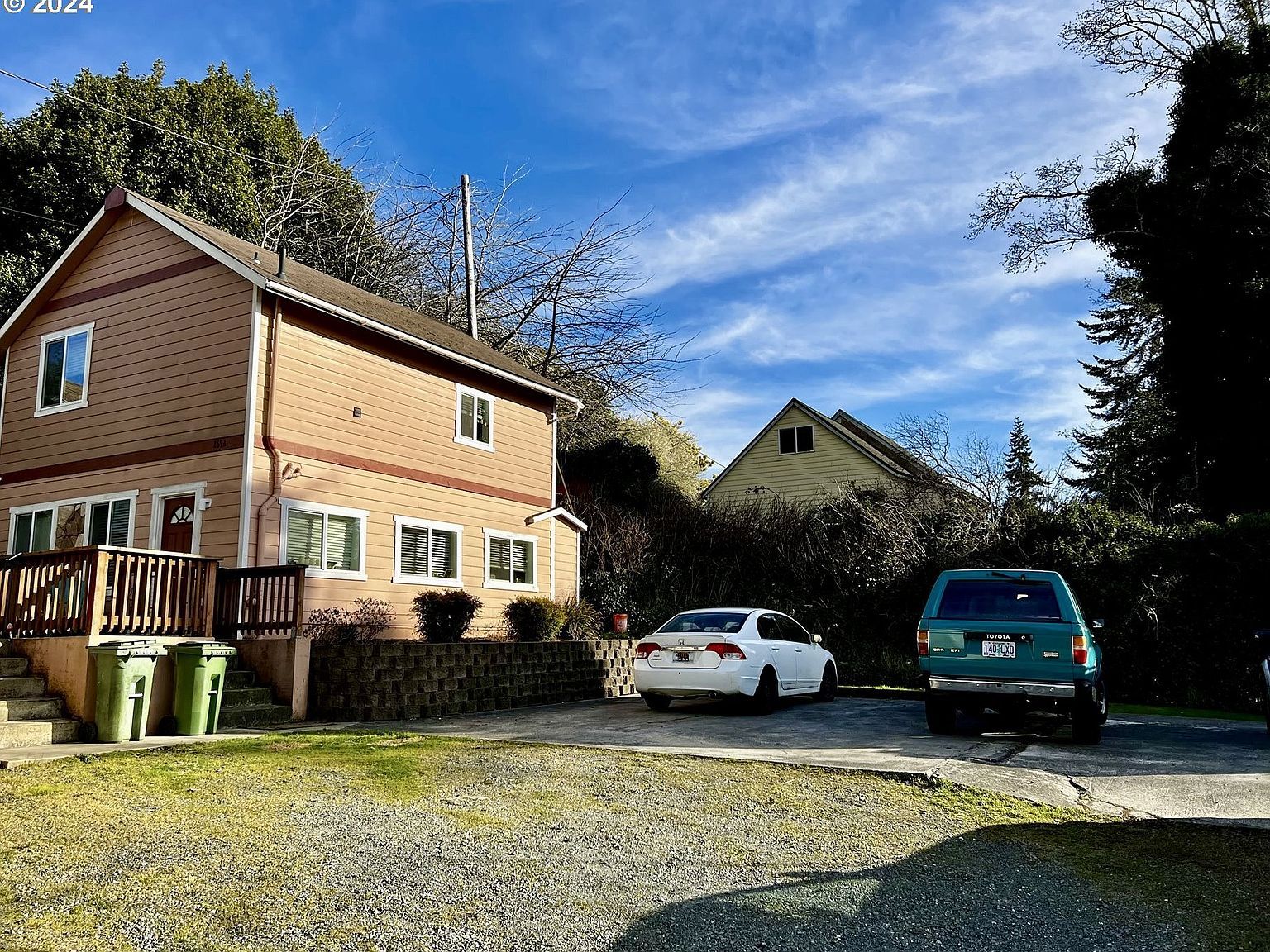 879 State St North Bend, OR 97459 - Thumbnail 4