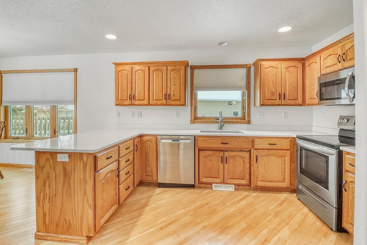 1844 1st St West Fargo, ND 58078 - Thumbnail 4