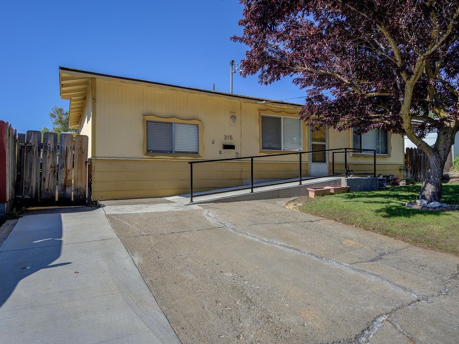 315 Florentine St Yreka, CA 96097 - Thumbnail 4
