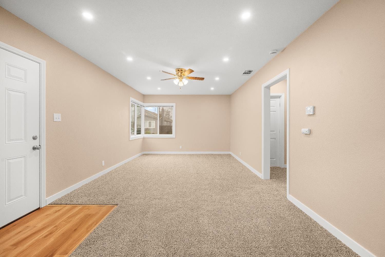 4617 13th Ave Sacramento, CA 95820 - Thumbnail 4