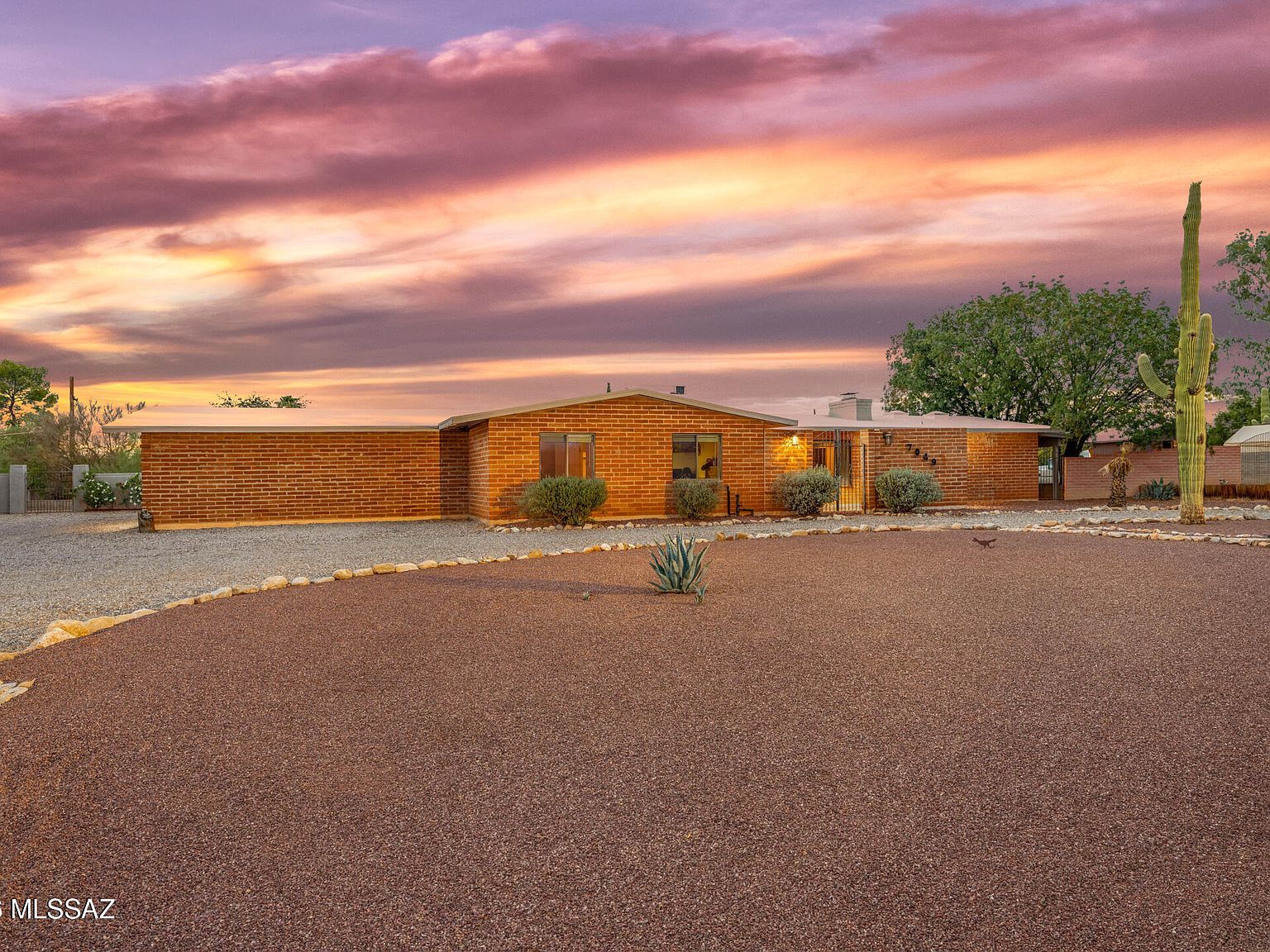 7049 N Magic Ln Tucson, AZ 85704 - Thumbnail 4