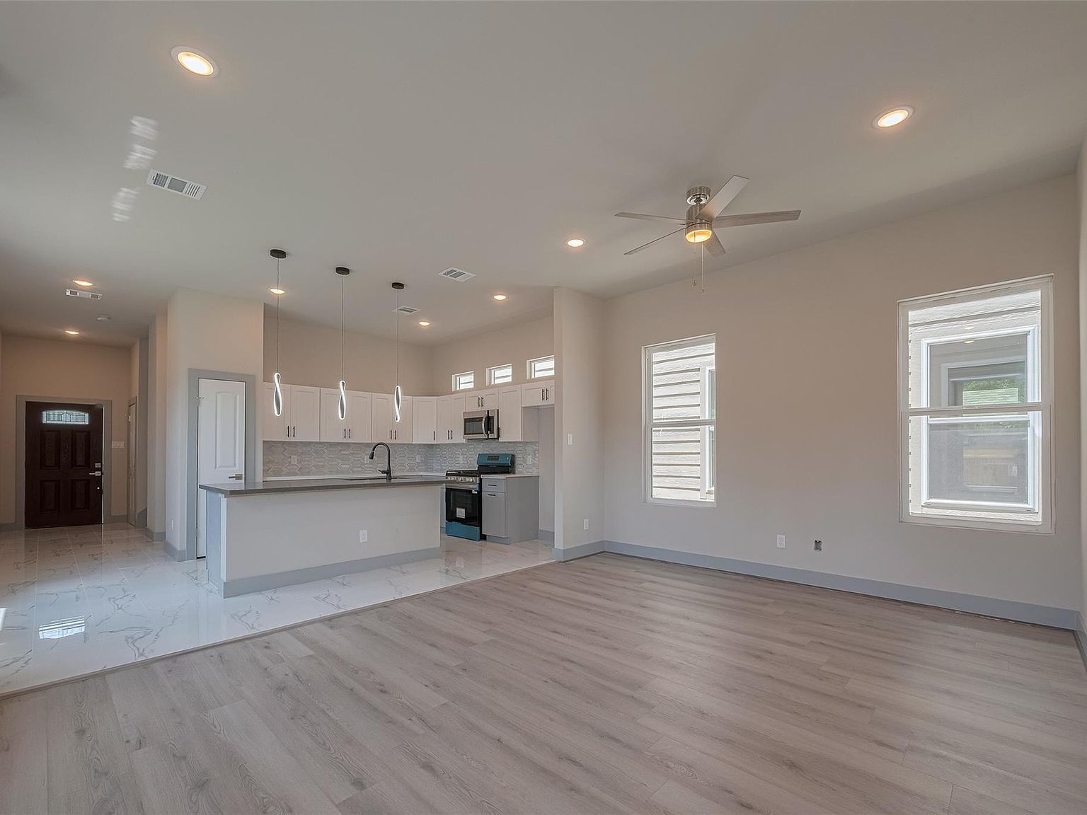 2414 Sam Wilson 2 St Houston, TX 77020 - Thumbnail 4