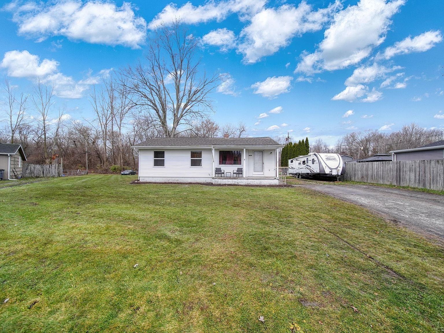 2369 Linden Ct Adrian, MI 49221 - Thumbnail 4