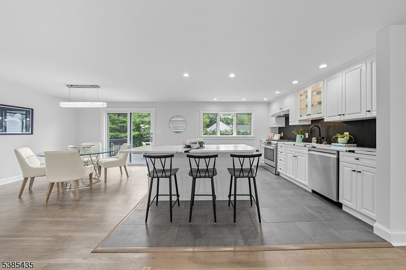 106 Falcon Rd Livingston, NJ 07039 - Thumbnail 4