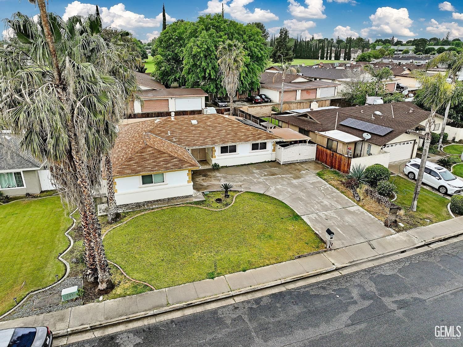 2209 Westminster Dr Bakersfield, CA 93309 - Thumbnail 4