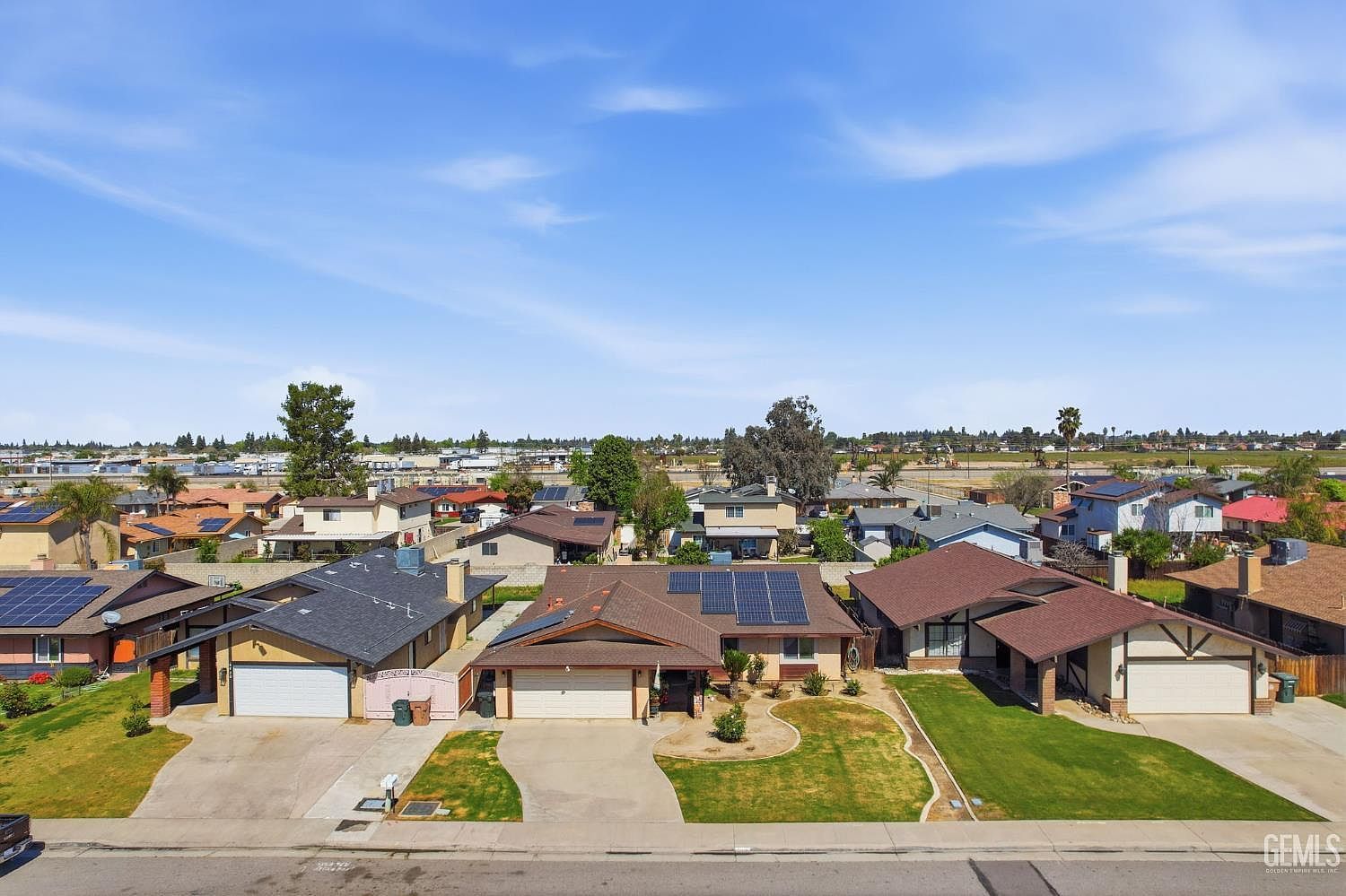 4416 Sugar Cane Ave Bakersfield, CA 93313 - Thumbnail 4