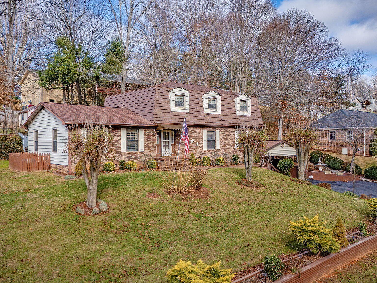 557 Valley Ave Erwin, TN 37650 - Thumbnail 4