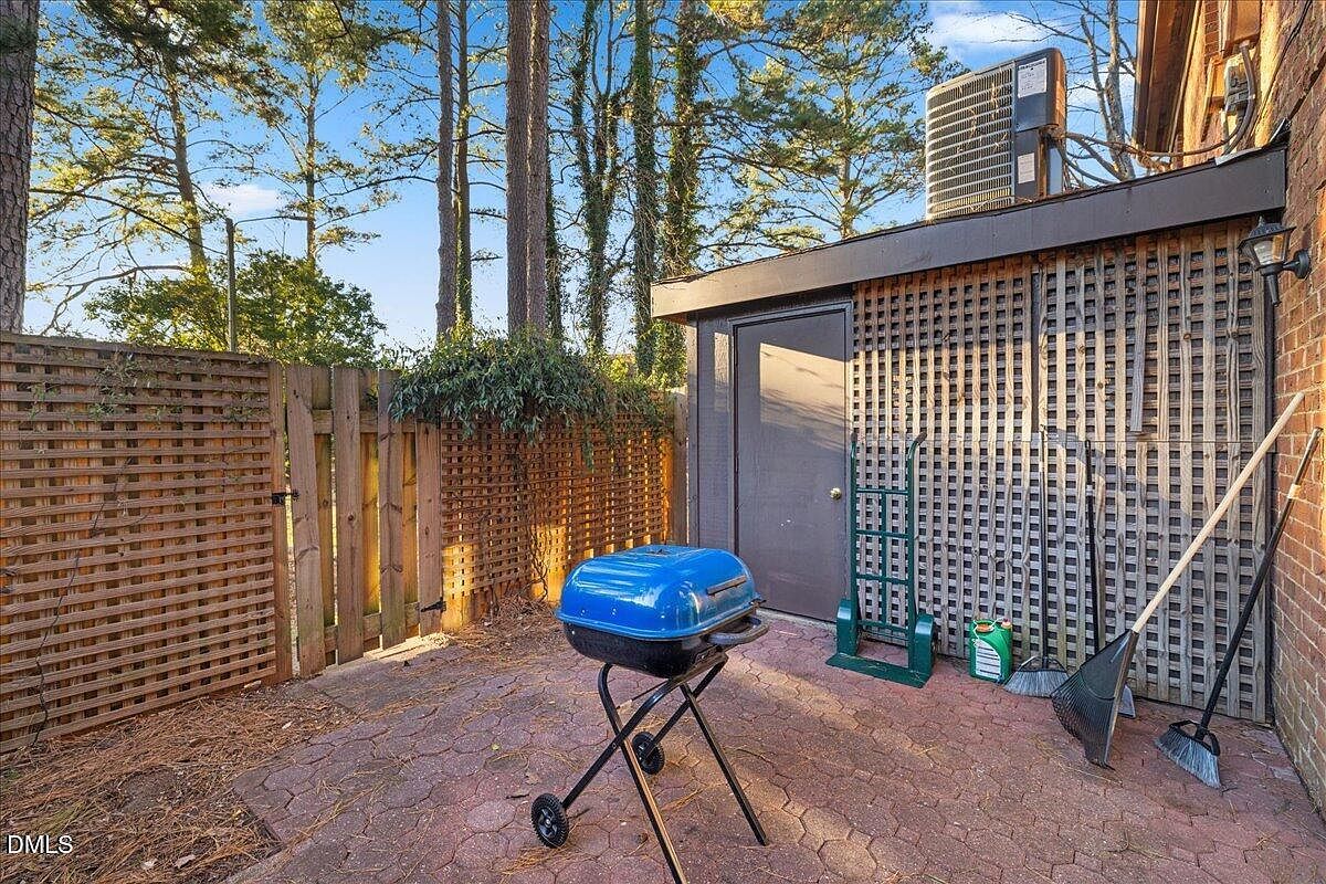 1209 Manassas Ct APT C Raleigh, NC 27609 - Thumbnail 4