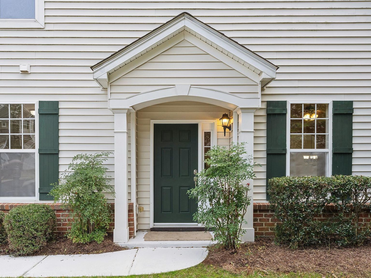 613 Abbey Hall Way Cary, NC 27513 - Thumbnail 4