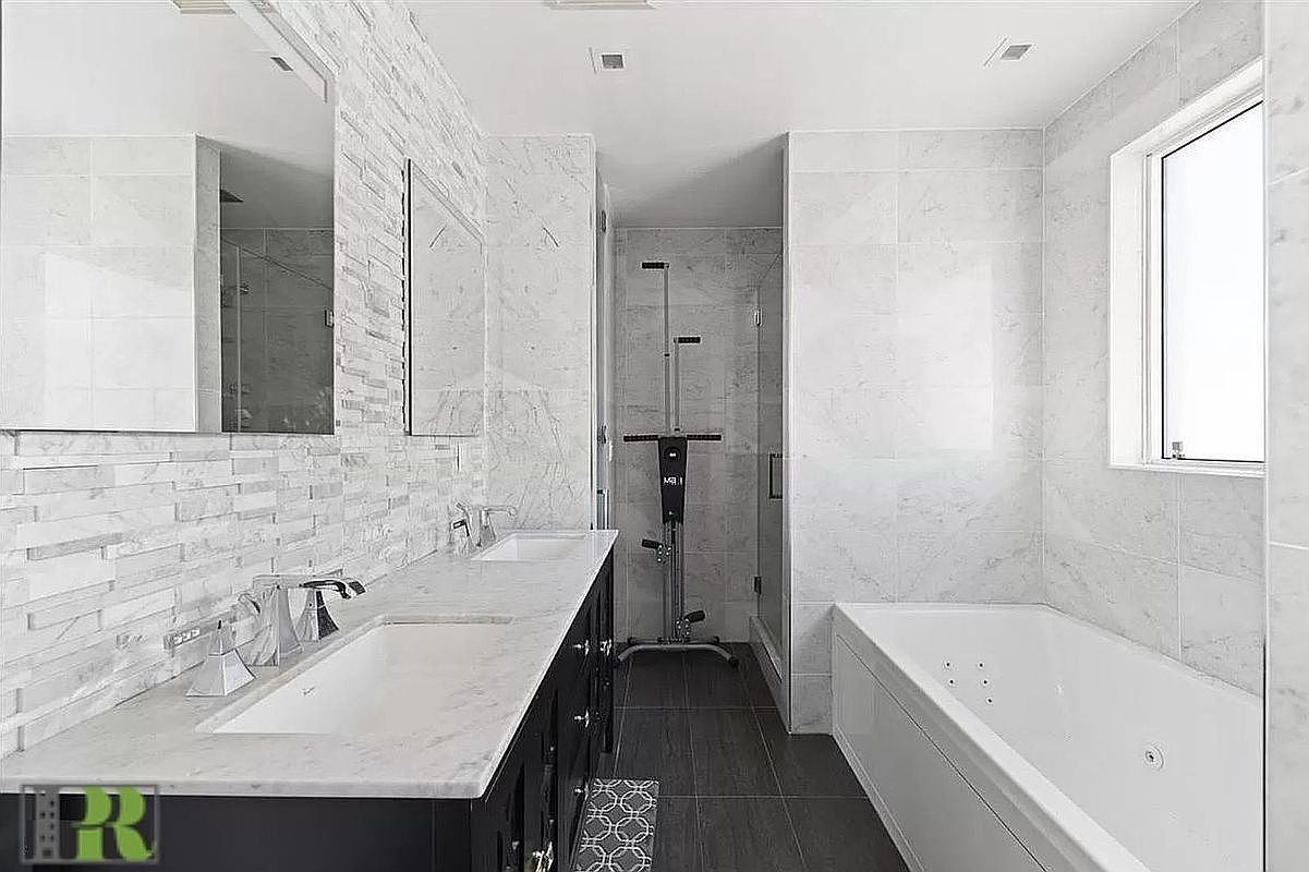 669 E 2nd St Brooklyn, NY 11218 - Thumbnail 4