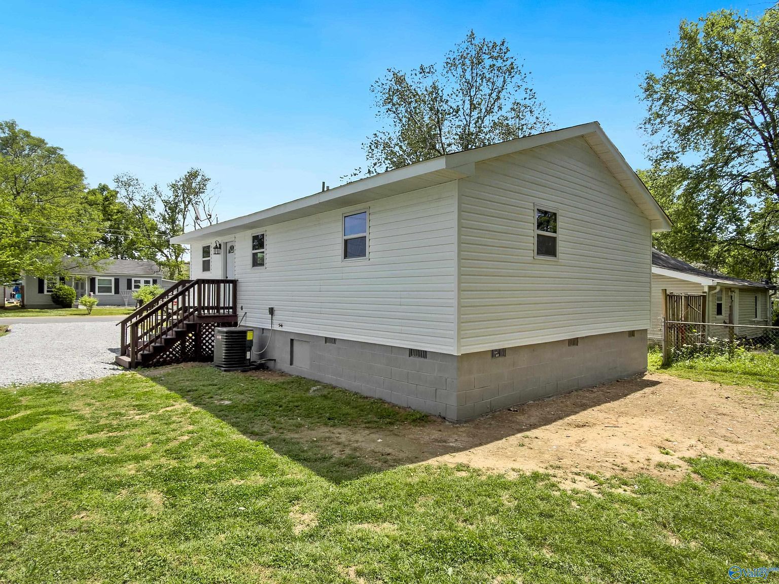 447 1/2 Bass Cir NW Huntsville, AL 35801 - Thumbnail 4