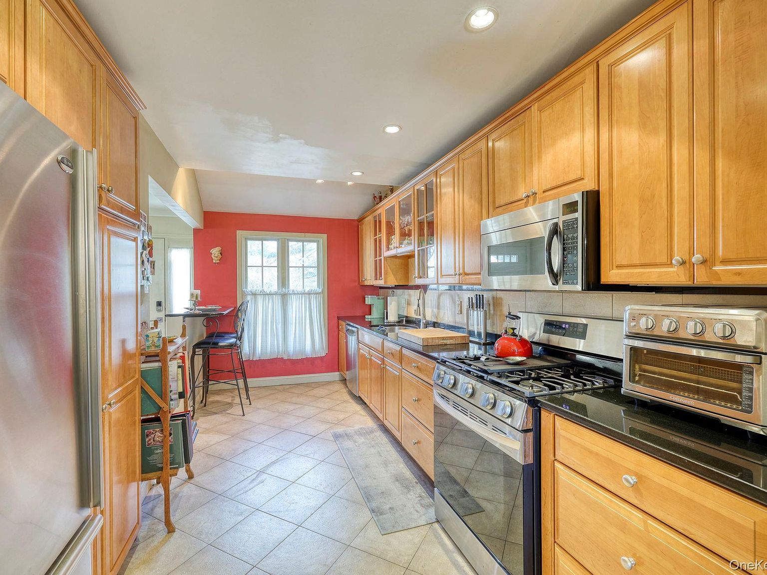 7 Birkdale Ct Poughkeepsie, NY 12603 - Thumbnail 4