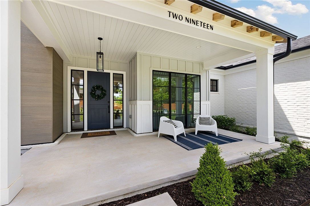 219 W Lawson St Fayetteville, AR 72703 - Thumbnail 4