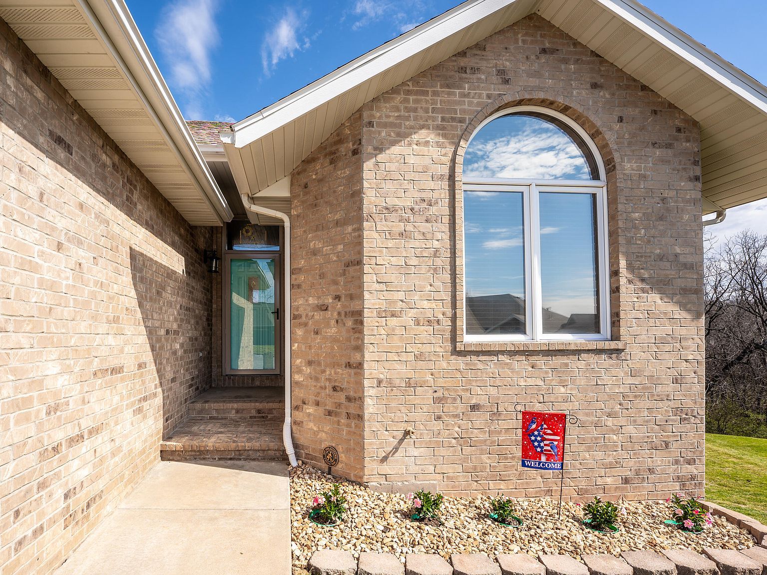 377 E Degraffenreid St Springfield, MO 65810 - Thumbnail 4