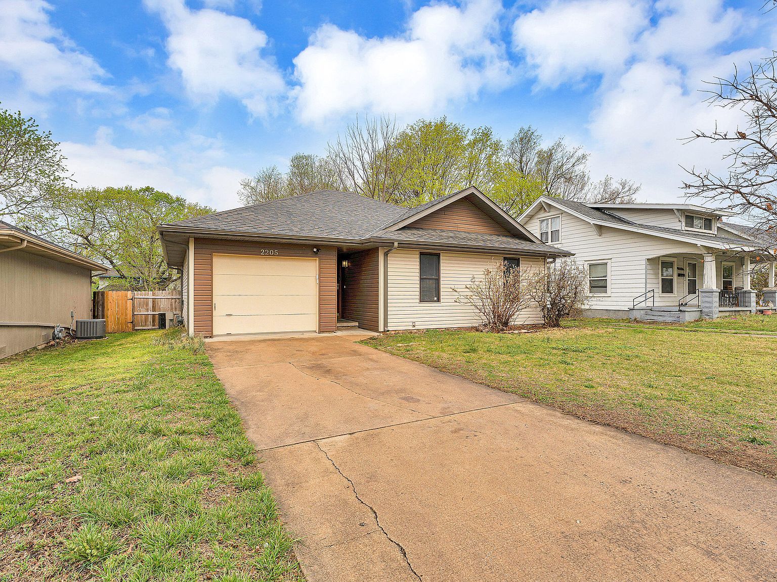 2205 N Prospect Ave Springfield, MO 65803 - Thumbnail 4