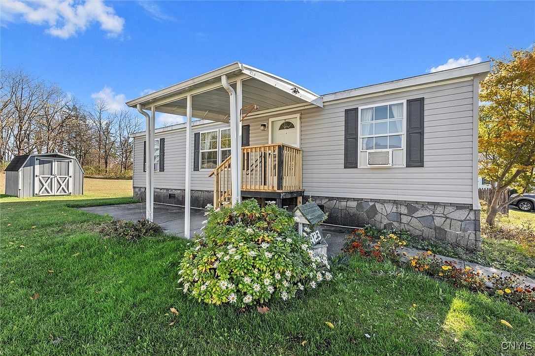 423 Mountain Ash Dr Canandaigua, NY 14424 - Thumbnail 4