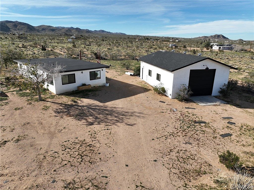 2288 Yetters Ln Landers, CA 92285 - Thumbnail 4