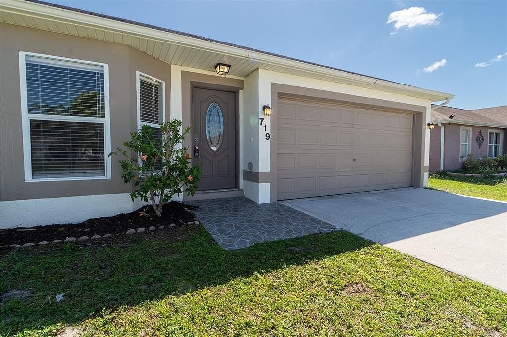 719 Versailles Ln Kissimmee, FL 34759 - Thumbnail 4