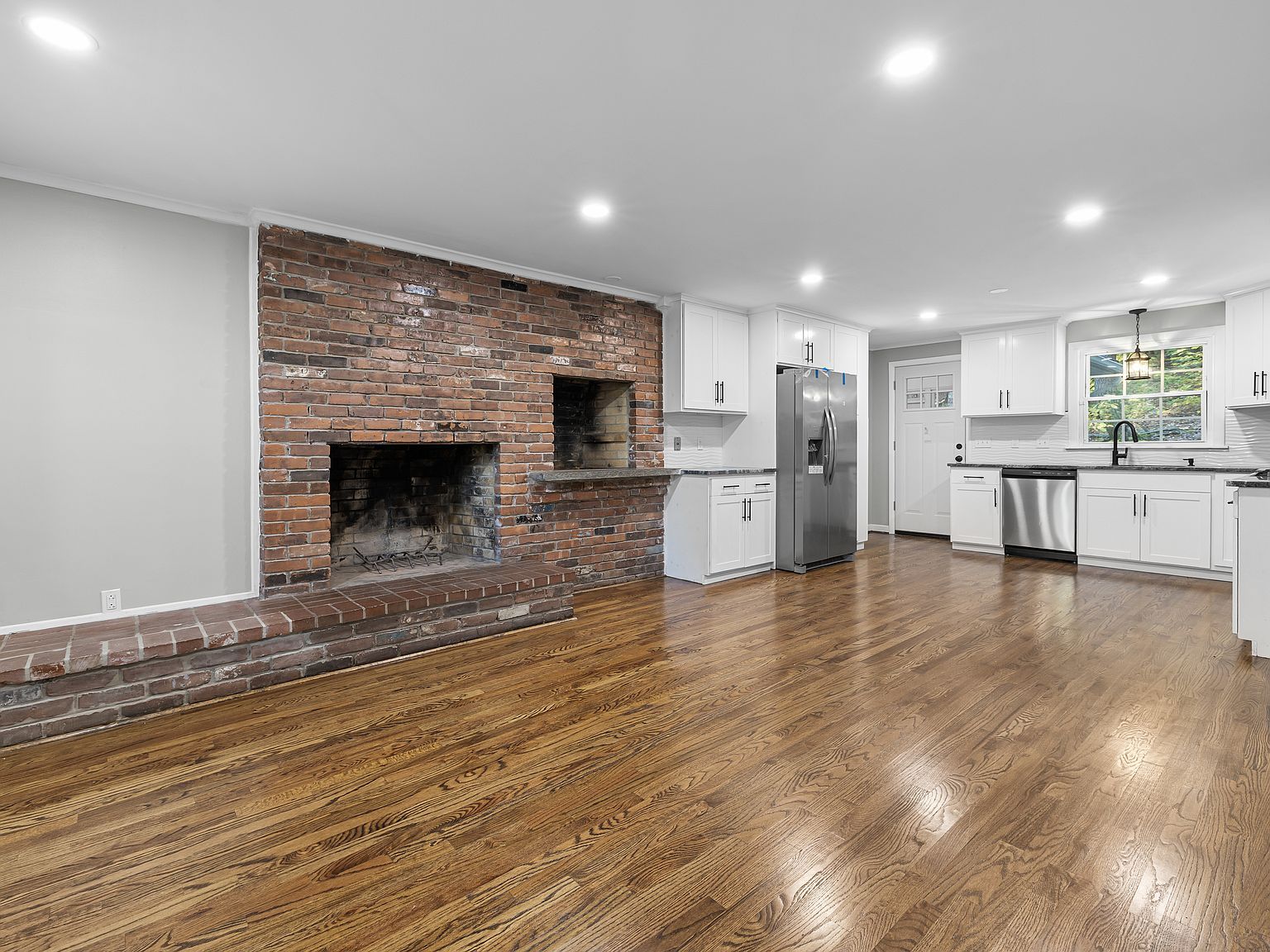 545 Simsbury Rd Bloomfield, CT 06002 - Thumbnail 4