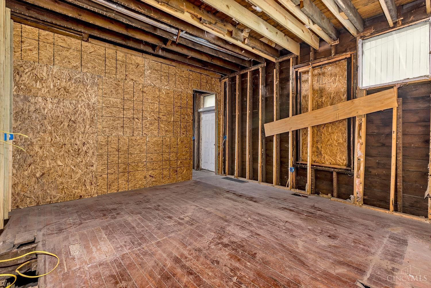 2169 Sohn St Cincinnati, OH 45219 - Thumbnail 4