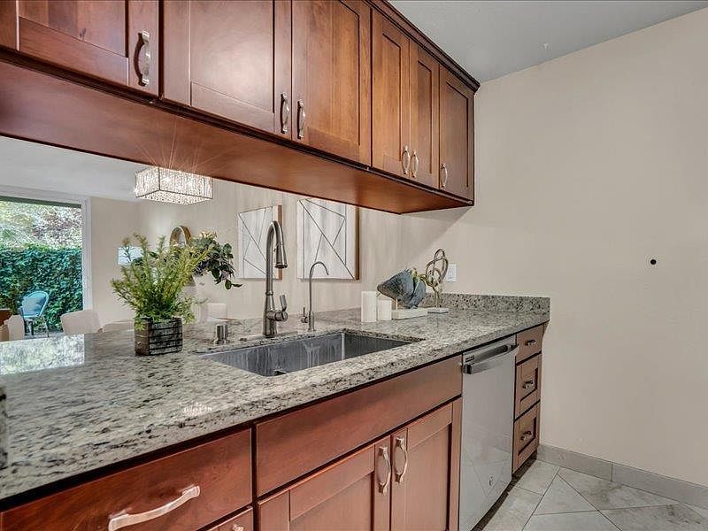 7101 Shelter Creek Ln San Bruno, CA 94066 - Thumbnail 4