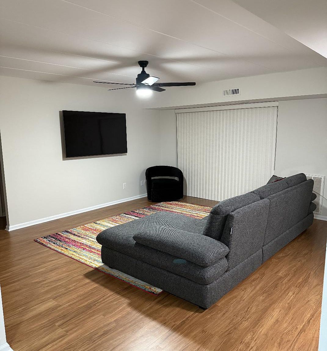 281 E Village Rd Holland, PA 18966 - Thumbnail 4