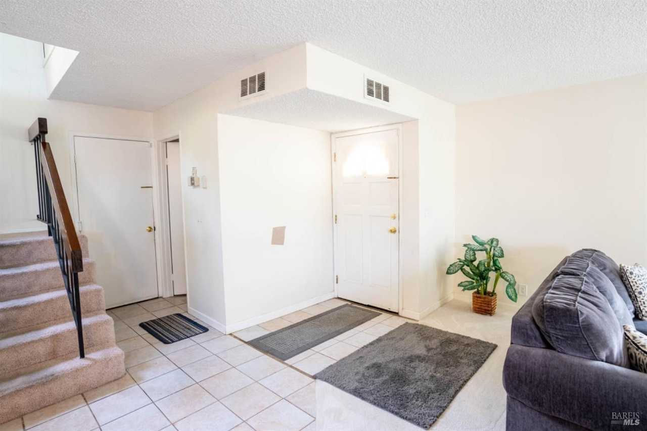 106 Evergreen Way, Vallejo, CA, 94591 - Thumbnail 4