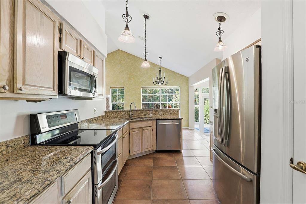 1140 Pebble Beach Ct Apopka, FL 32712 - Thumbnail 4