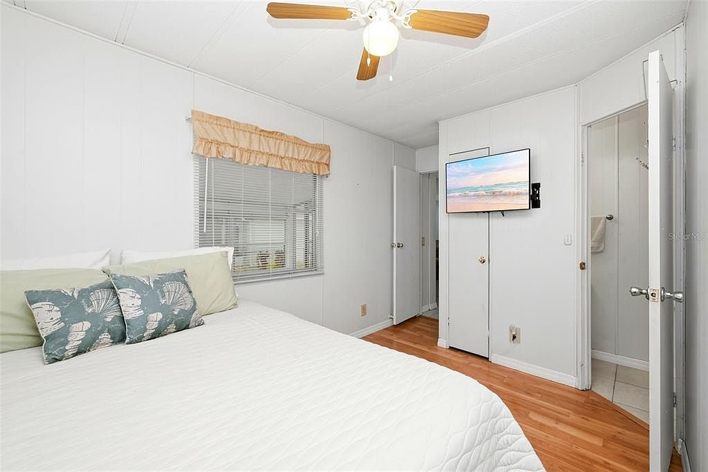 1125 Elkhart Cir Tavares, FL 32778 - Thumbnail 4